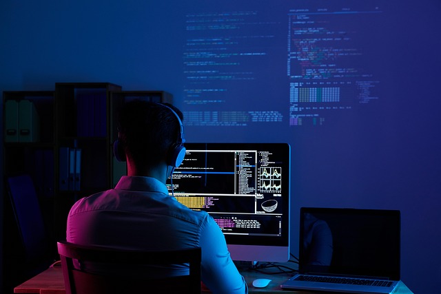 Moderné pracovisko Finančný Zisk - technológie a analýza